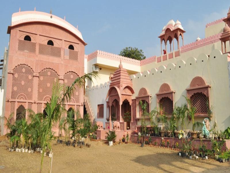 Hotel Suroth Mahal Luhāru Esterno foto